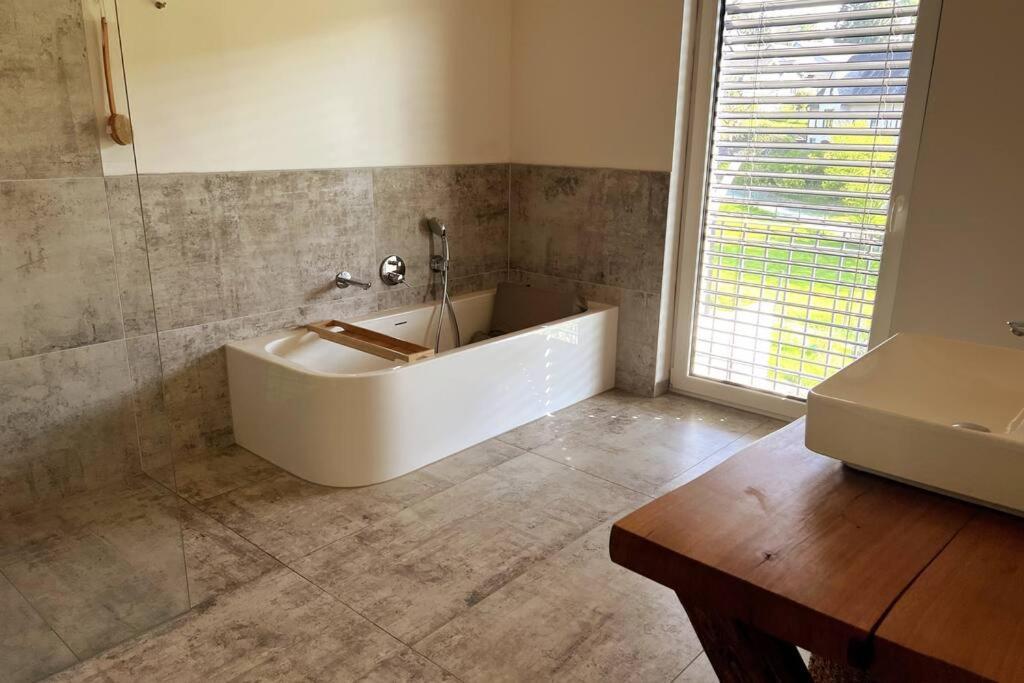 Forest Retreat- Serene 160M2 With Forest Views 베르멜스키르헨 외부 사진